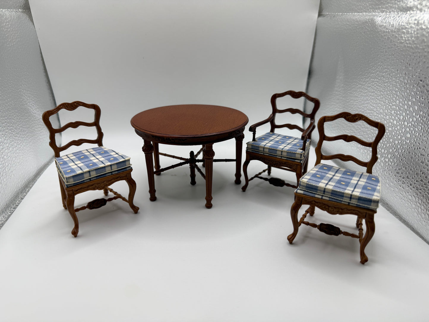Bespaq Table and 3 chairs
