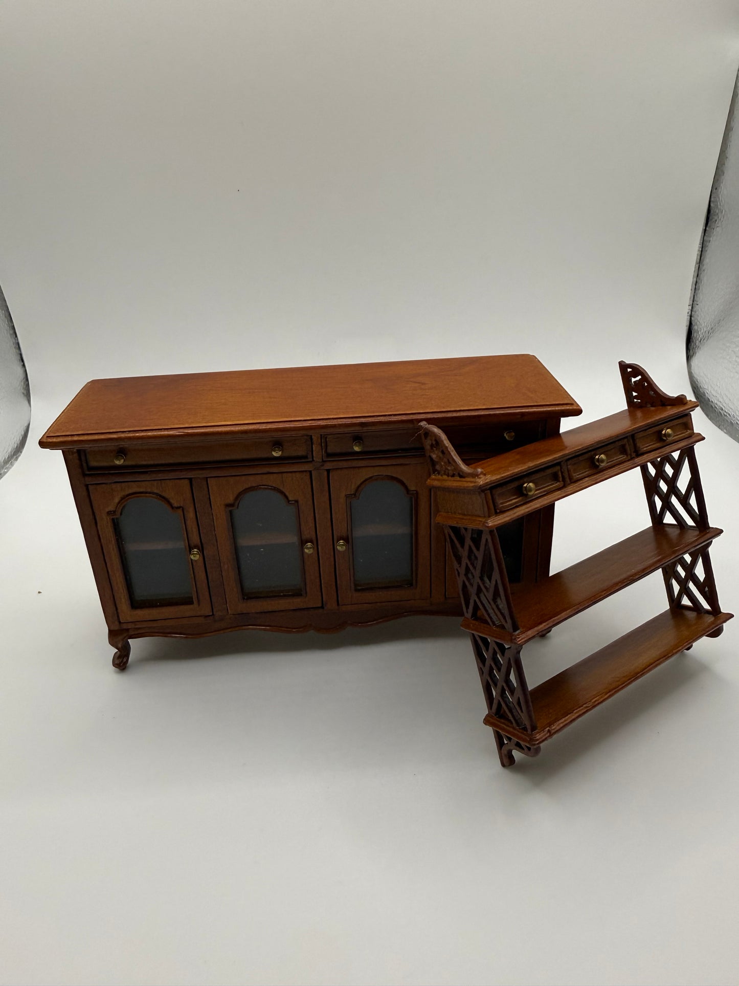 Bespaq cabinet and shelf