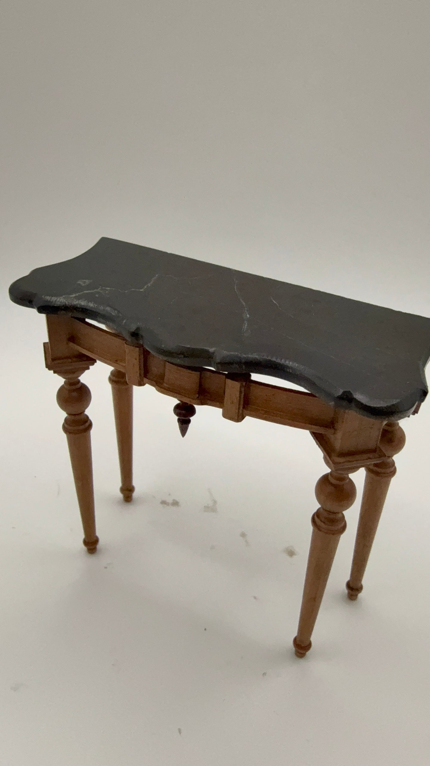 Tarjoni Marble top table