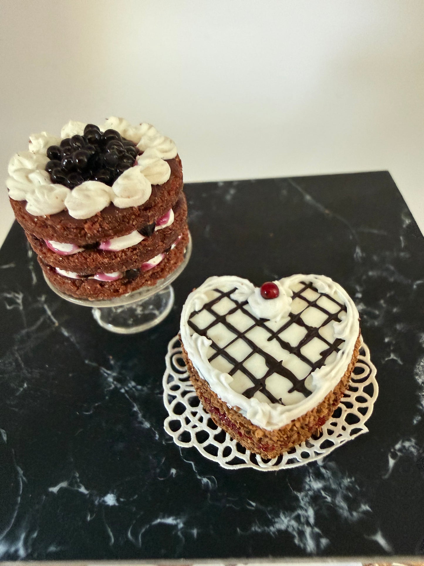 2 Cakes