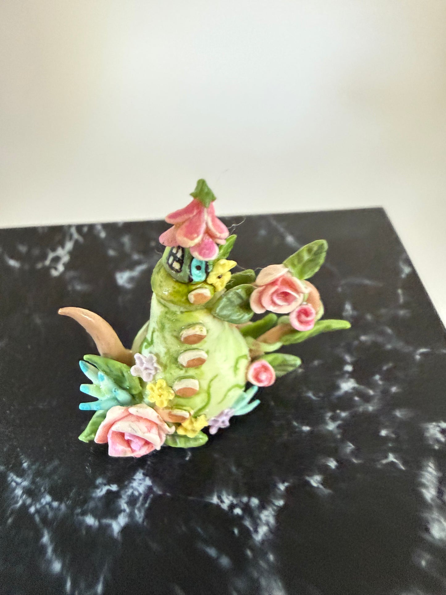 Green Teapot with pink roses