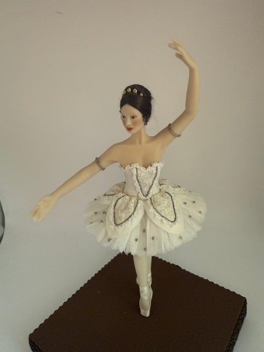1:12 Scale Dollhouse Doll