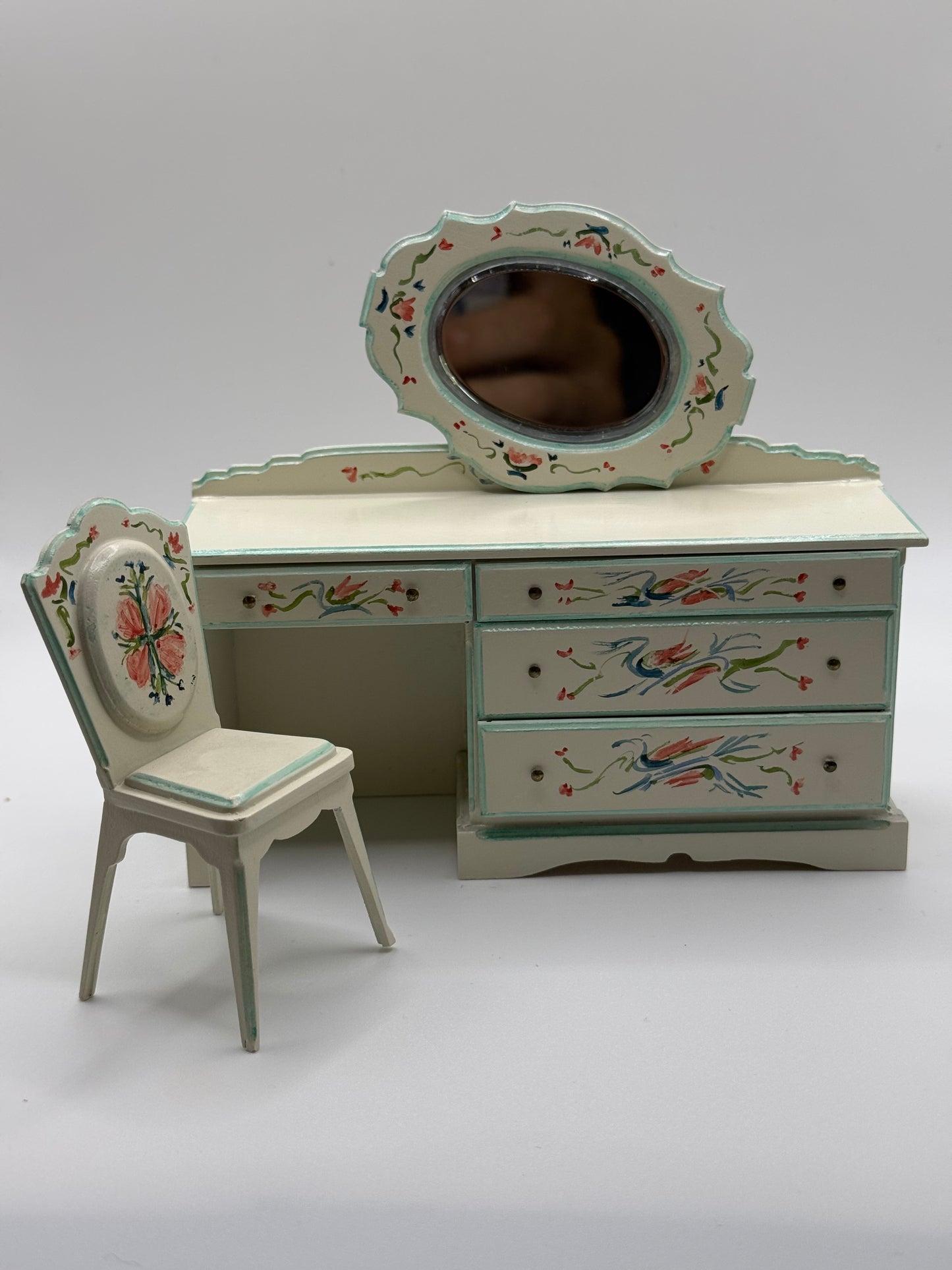 Hal Weston Bedroom Set