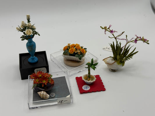 5 Small Floral Arrangements