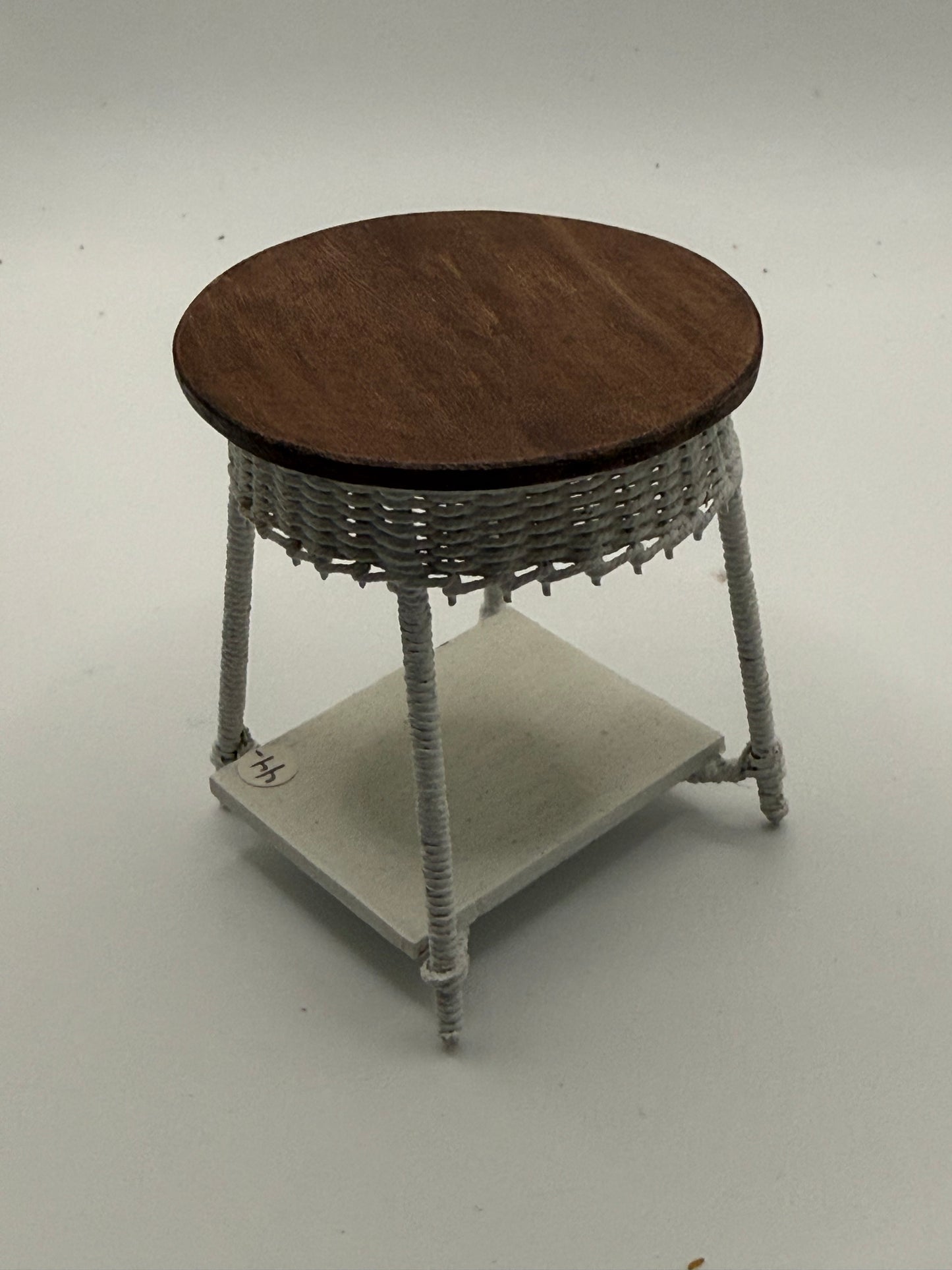 White Wicker furniture set