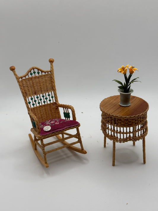 Rhea Strange Wicker Chair and table