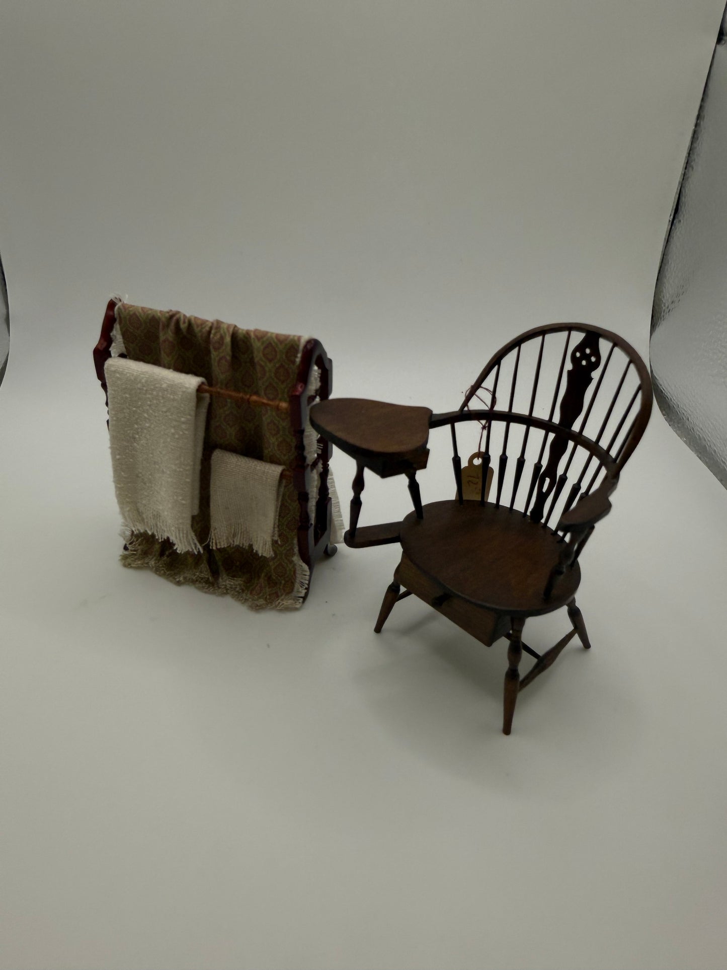 Schooldesk and quilt rack