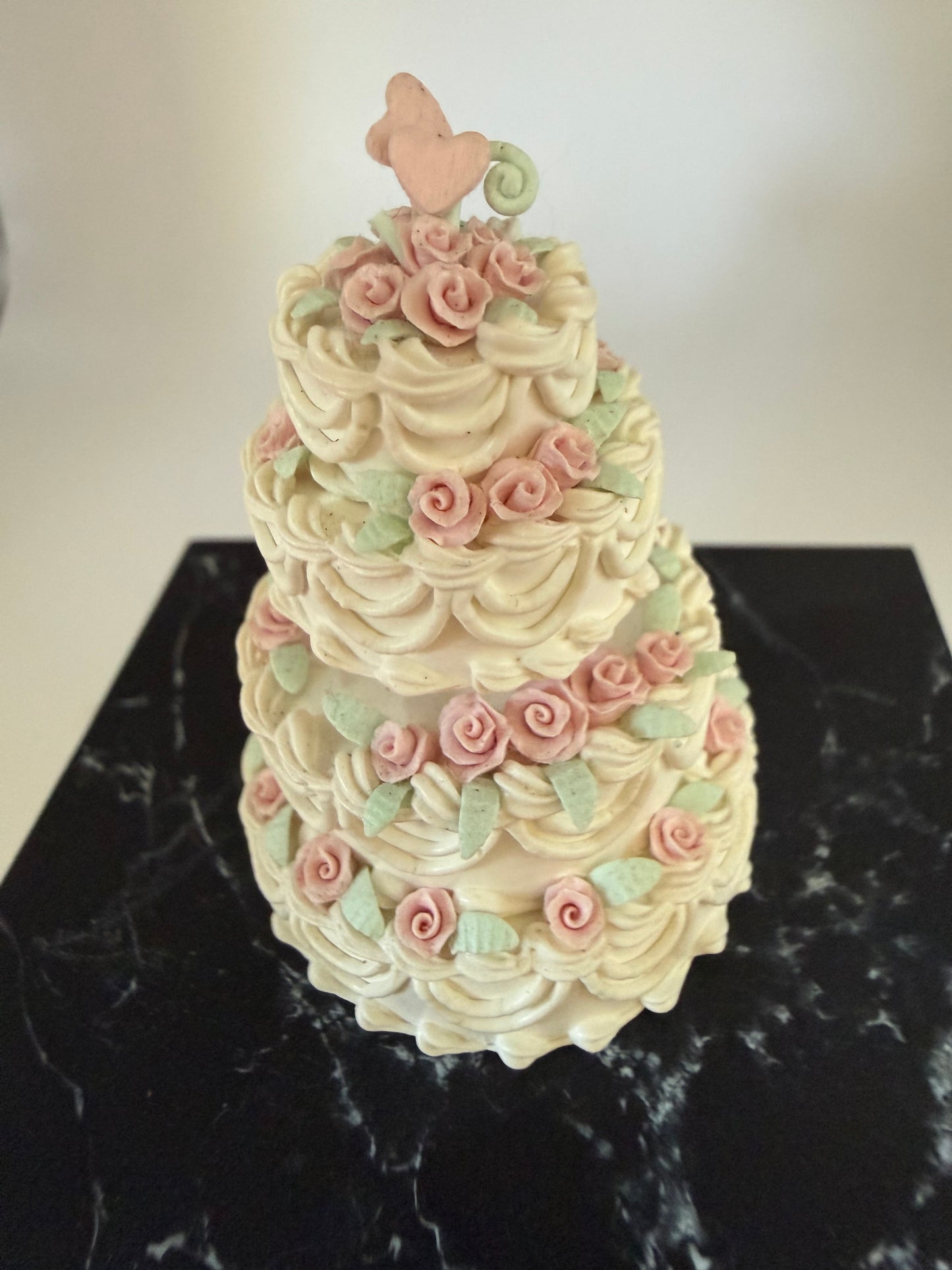 4 tier wedding cake