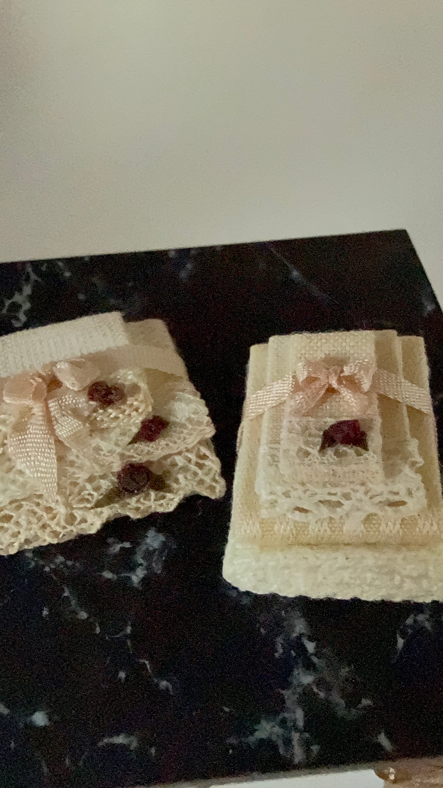 Lori Ann Potts linens