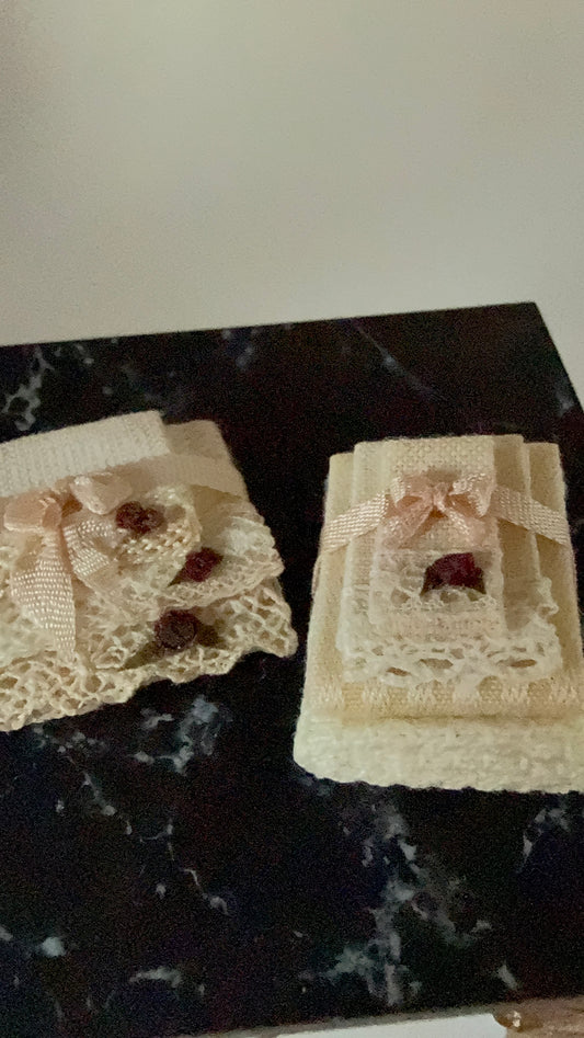 Lori Ann Potts linens