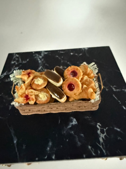 Uncle Ciggy Bread Basket